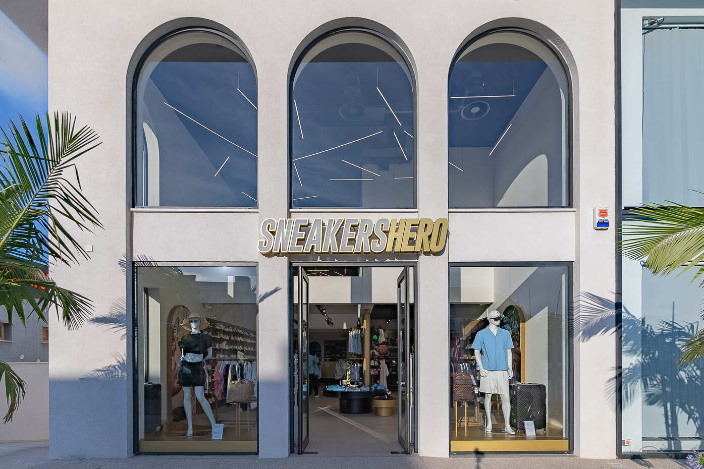 SNEAKERSHERO Paralimni